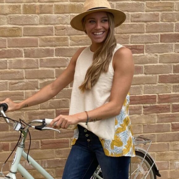 Doe & Rae Stripe Floral Cut Out Back Tank Yellow & Gold Size Small - Picture 2 of 6